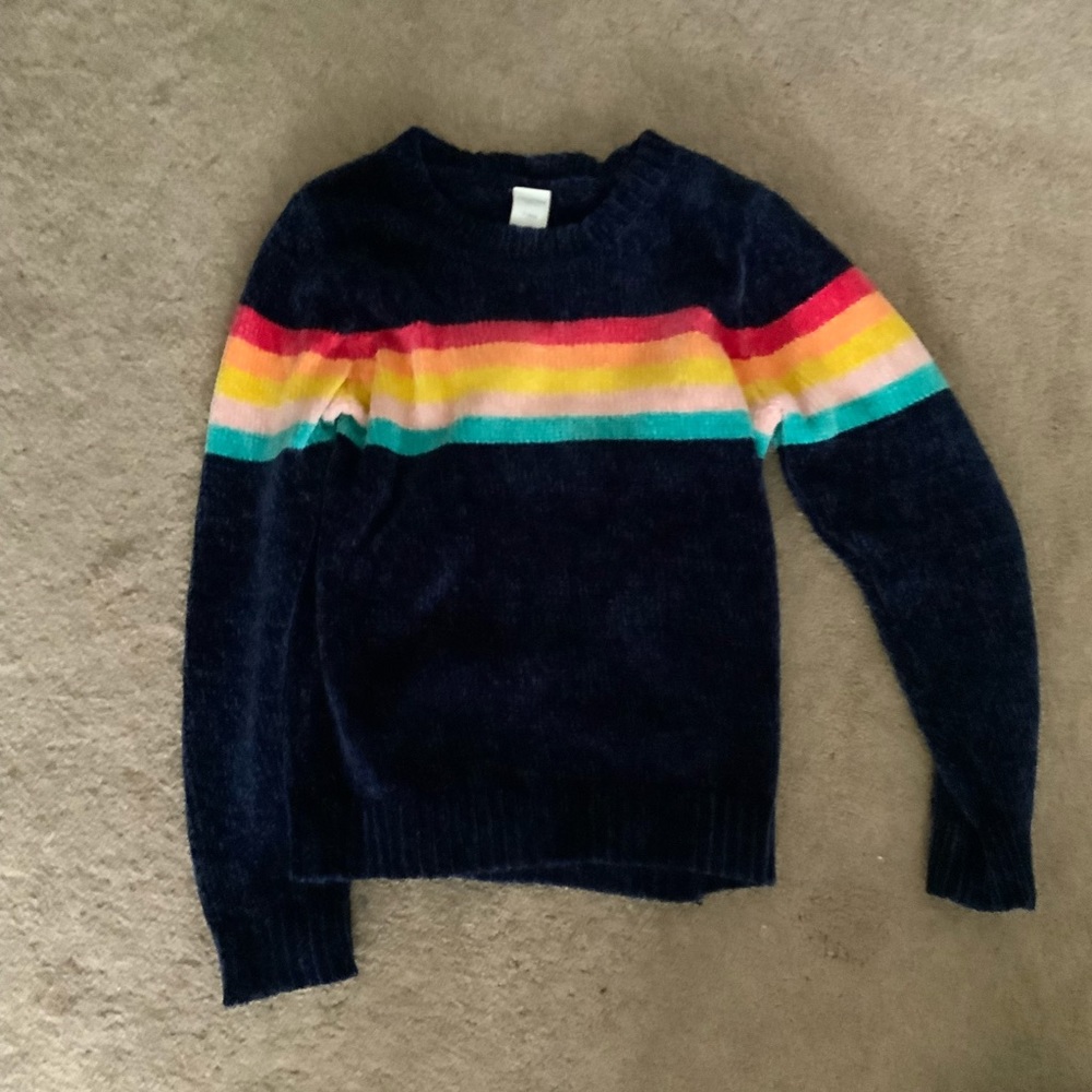 Fuzzy/soft crew neck kids size 10/12